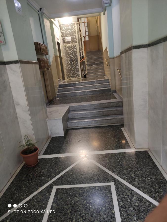 Closer "Egnatia Apartment 3" Thessaloniki Exterior photo
