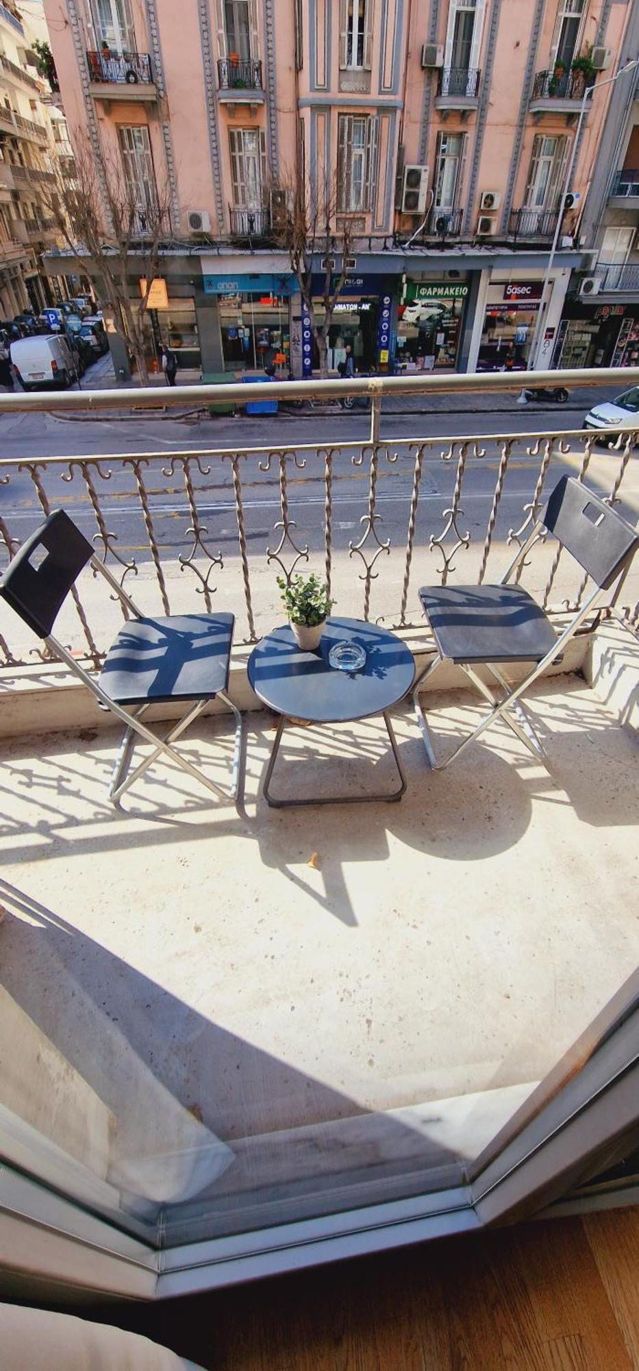 Closer "Egnatia Apartment 3" Thessaloniki Exterior photo
